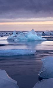 Preview wallpaper ice floe, ice, water, horizon