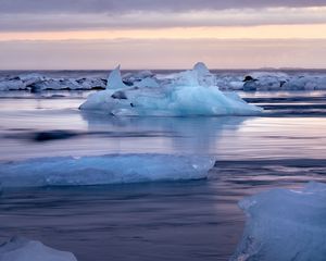 Preview wallpaper ice floe, ice, water, horizon