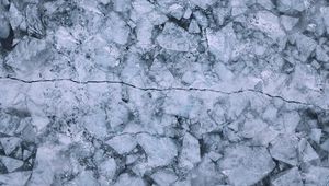 Preview wallpaper ice, frozen, cranny, splinters