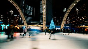 Preview wallpaper ice rink, people, blur, long exposure