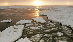 Preview wallpaper ice, river, canada, cold, winter, sun, evening, decline