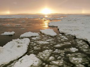 Preview wallpaper ice, river, canada, cold, winter, sun, evening, decline