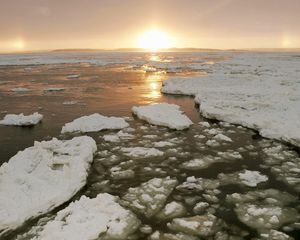 Preview wallpaper ice, river, canada, cold, winter, sun, evening, decline