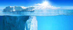Preview wallpaper iceberg, horizon, under water, sun, rays