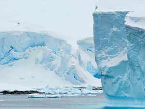 Preview wallpaper iceberg, ice, snow, white, winter