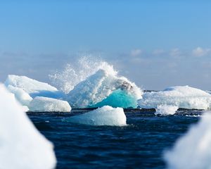 Preview wallpaper iceberg, ice, snow