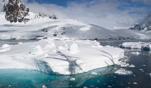 Preview wallpaper iceberg, water, ice, snow