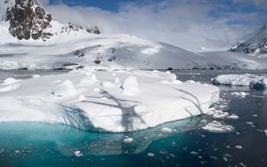 Preview wallpaper iceberg, water, ice, snow