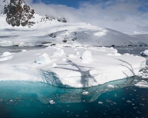 Preview wallpaper iceberg, water, ice, snow