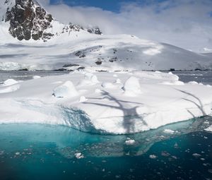 Preview wallpaper iceberg, water, ice, snow