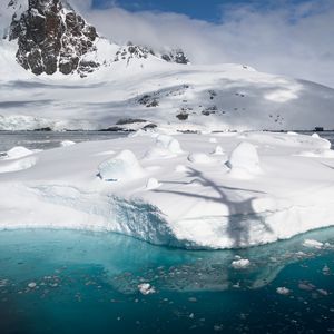 Preview wallpaper iceberg, water, ice, snow