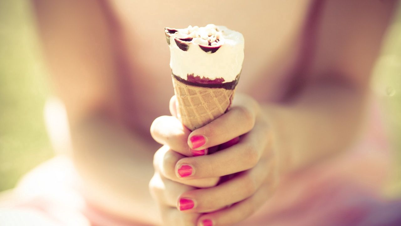 Wallpaper ice-cream, horn, hands, girl, nails, summer