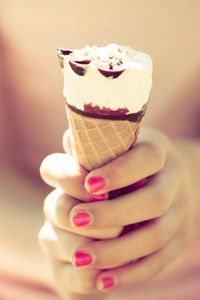 Preview wallpaper ice-cream, horn, hands, girl, nails, summer