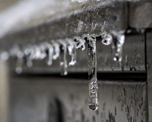 Preview wallpaper icicles, ice, blur