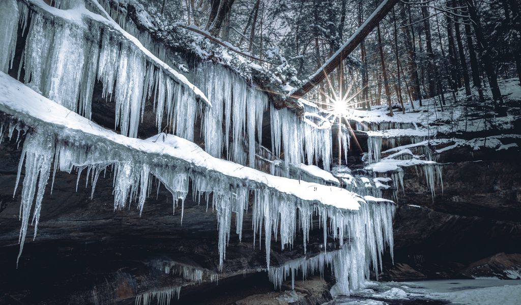 1024x600 Wallpaper icicles, ice, winter, sun