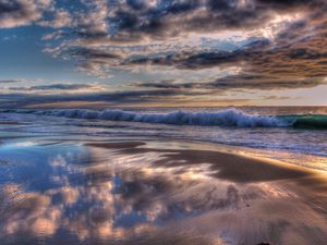 Preview wallpaper indian ocean, water, waves, beach, clouds, sunset