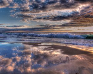 Preview wallpaper indian ocean, water, waves, beach, clouds, sunset