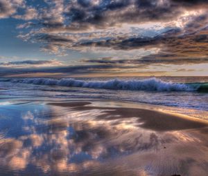 Preview wallpaper indian ocean, water, waves, beach, clouds, sunset