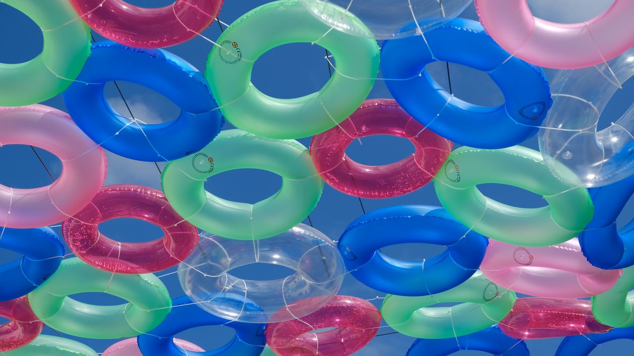 Wallpaper inflatable rings, decoration, colorful