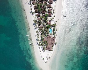 Preview wallpaper island, bungalow, boats, ocean, aerial view