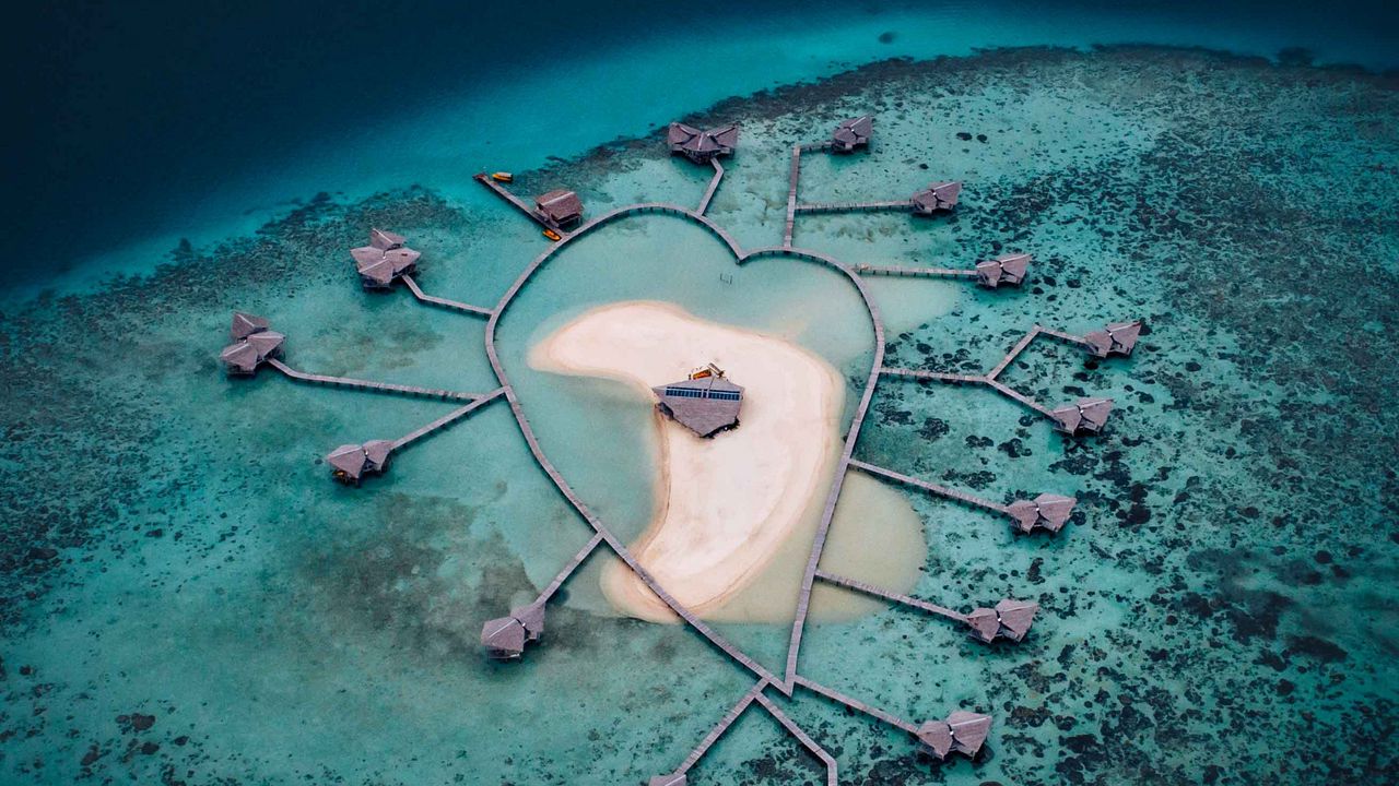 Wallpaper island, heart, aerial view, bungalow, ocean