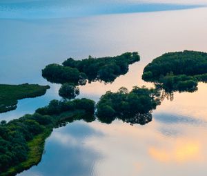 Preview wallpaper island, water, trees, ripples