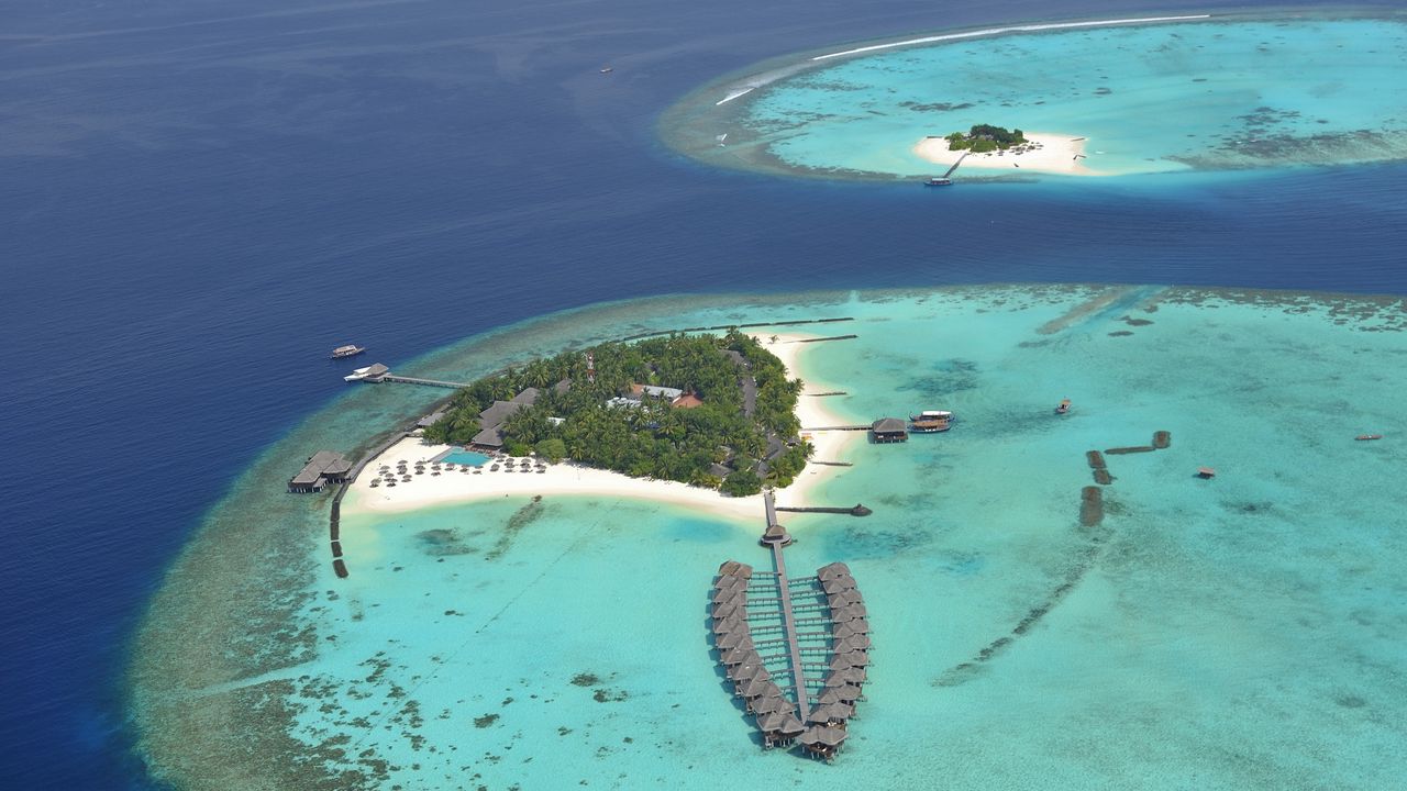 Wallpaper islands, bank, resort, huts, palm trees, azure, ocean, from above, design, registration