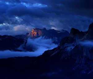 Preview wallpaper italy, alps, sky, mountains, clouds