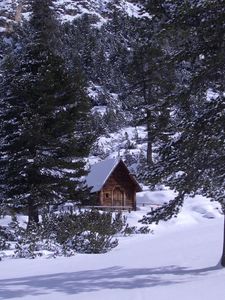 Preview wallpaper izba, wood, mountains, coniferous, snow