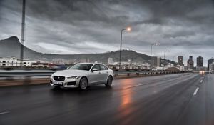 Preview wallpaper jaguar, xe s, highway, traffic, speed