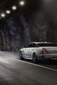 Preview wallpaper jaguar xj, jaguar, movement, speed, white