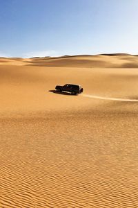 Preview wallpaper jeep, car, desert, sand, traces