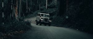 Preview wallpaper jeep, car, suv, gray, old, road