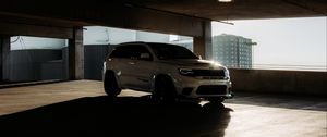 Preview wallpaper jeep, car, suv, white, light, parking