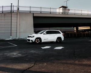 Preview wallpaper jeep grand cherokee, jeep, car, suv, white, parking