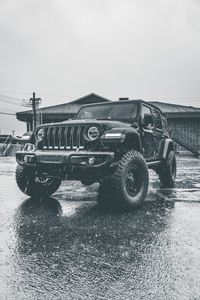Preview wallpaper jeep, suv, car, bw, rain