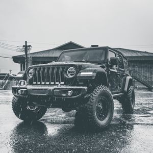 Preview wallpaper jeep, suv, car, bw, rain