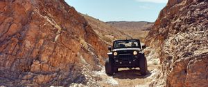 Preview wallpaper jeep, suv, rocks, desert