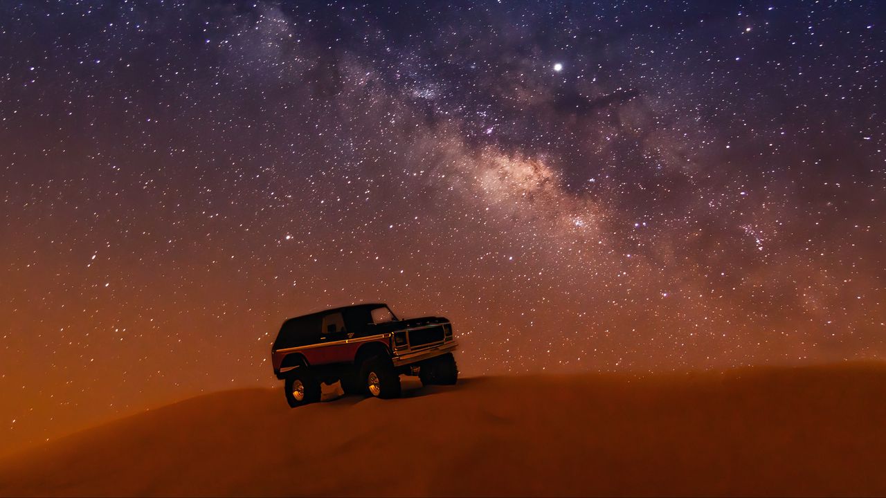 Wallpaper jeep, suv, side view, starry sky, desert