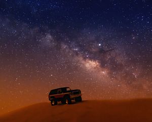 Preview wallpaper jeep, suv, side view, starry sky, desert