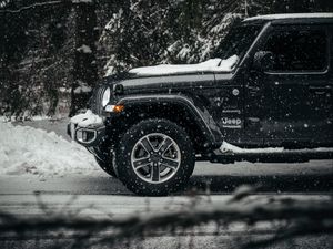 Preview wallpaper jeep wrangler, jeep, car, suv, black, snow