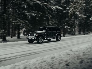 Preview wallpaper jeep wrangler, jeep, car, suv, black, road, snow