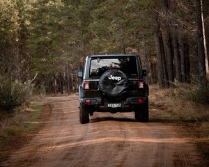 Preview wallpaper jeep wrangler, jeep, car, suv, black, forest, road