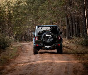 Preview wallpaper jeep wrangler, jeep, car, suv, black, forest, road
