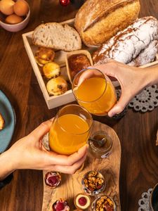 Preview wallpaper juice, glasses, hands, breakfast, food