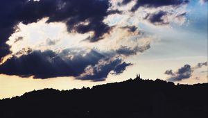 Preview wallpaper kaisergasse, linz, austria, castle, clouds