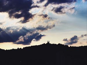 Preview wallpaper kaisergasse, linz, austria, castle, clouds