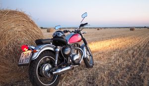 Preview wallpaper kawasaki, motorcycle, bike, field, hay