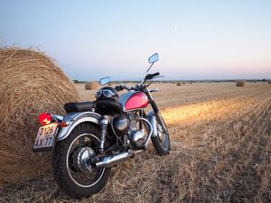 Preview wallpaper kawasaki, motorcycle, bike, field, hay