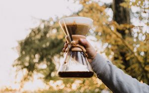 Preview wallpaper kemex, coffee, drink, glass, hand